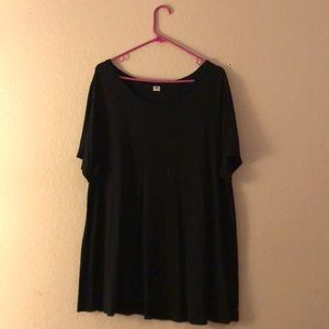 Black basic loose fitting tee